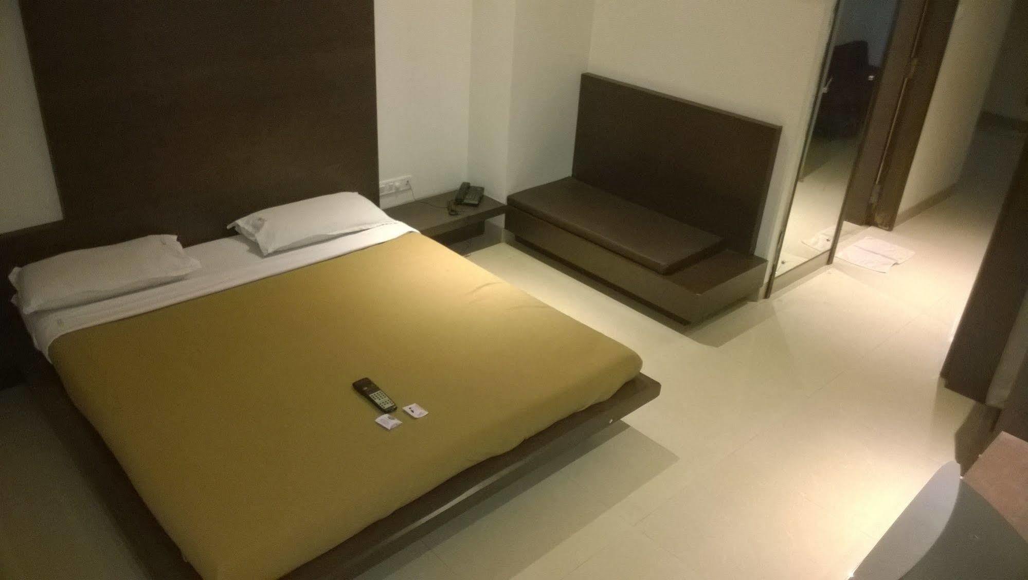 Silver Sands Beach Resort Daman Eksteriør billede