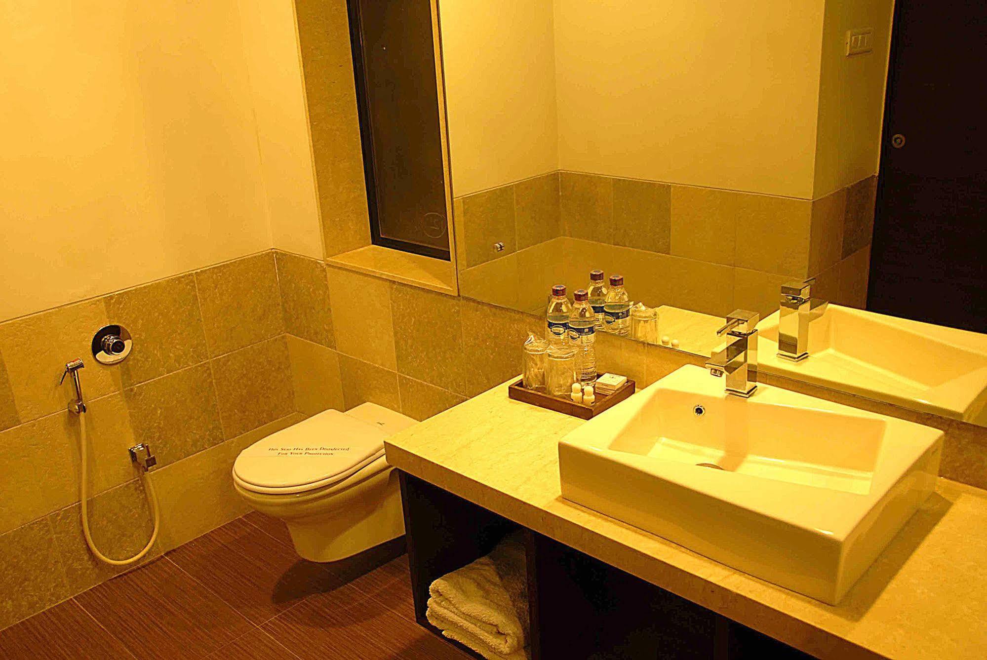 Silver Sands Beach Resort Daman Eksteriør billede