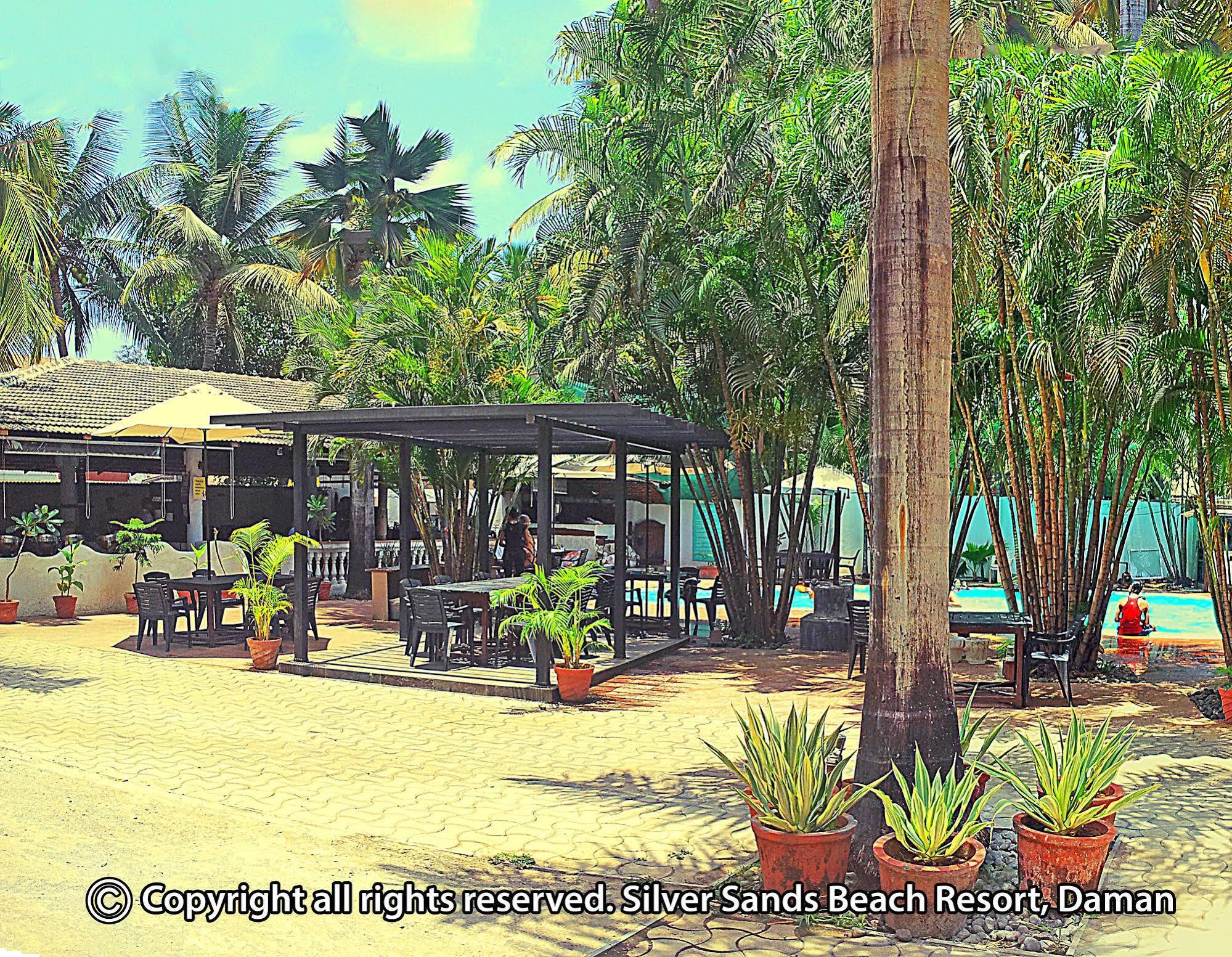 Silver Sands Beach Resort Daman Eksteriør billede